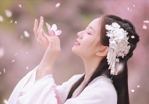 Top chòm sao nữ cuối năm có sao Hồng Loan chiếu mệnh đào hoa